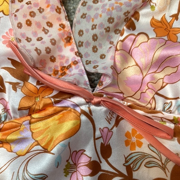 NWT Victoria’sSecrets Floral silky strappy pajama/lingerie Top - Pink and Orange - Picture 10 of 11